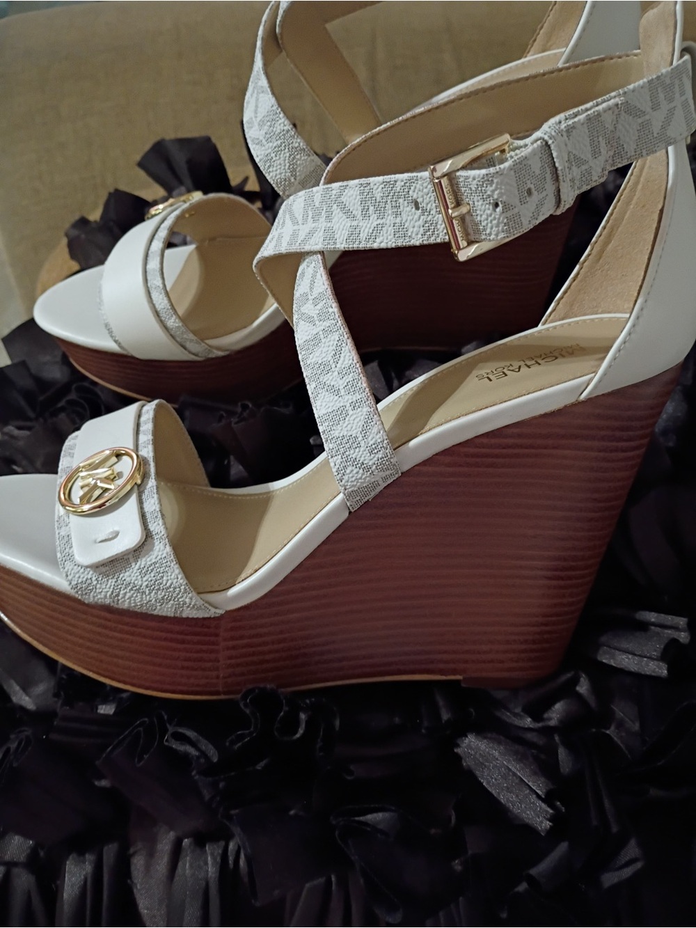Michael Kors White and Light Gray Logo Strap Wedge Sandals with Gold MK Accent - Picture 6 of 7